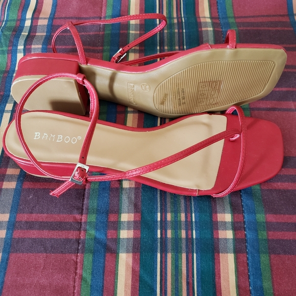 Red flats - Picture 4 of 4